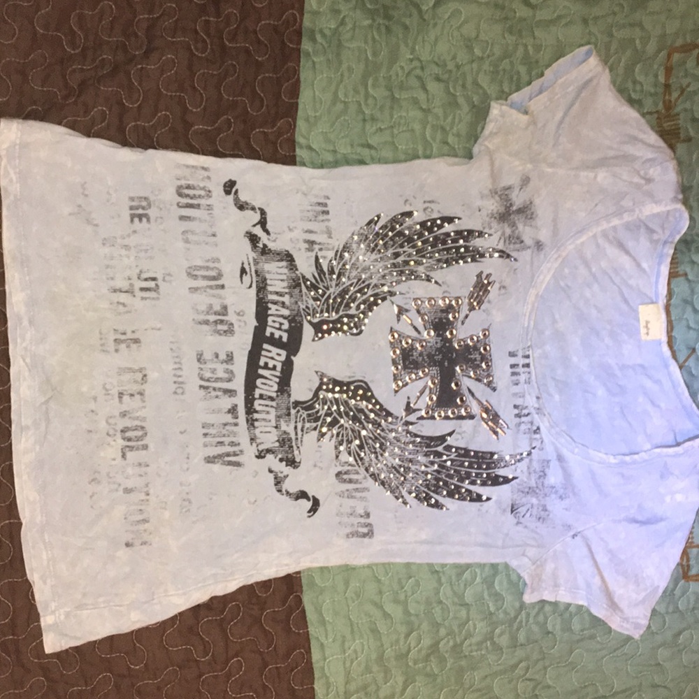 Soft scoop neck t-shirt.